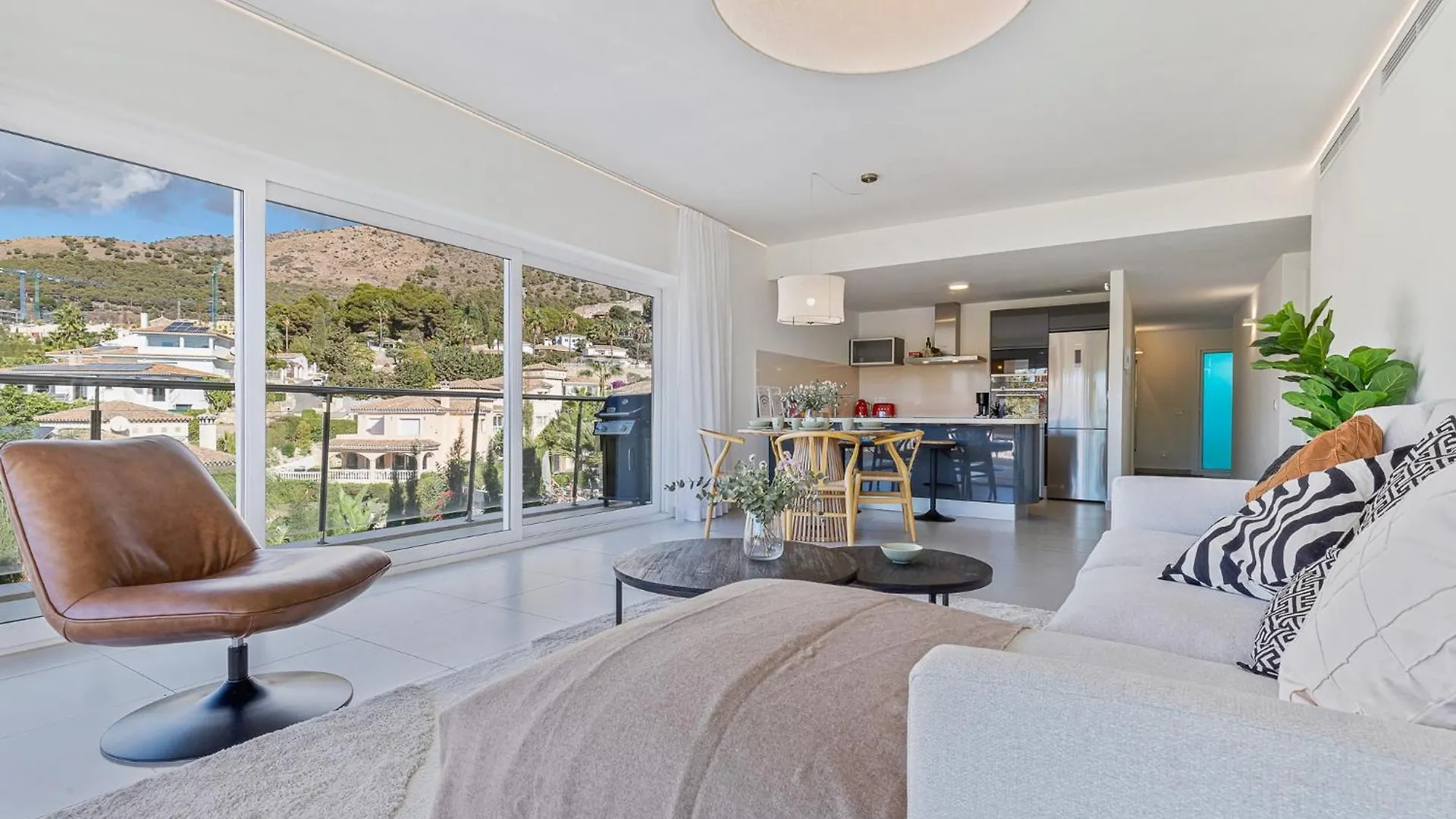 Luxurious 3-Bed And 3 Bathroom Apartment - Reserva Del Higueron Malaga 0*,  Spain