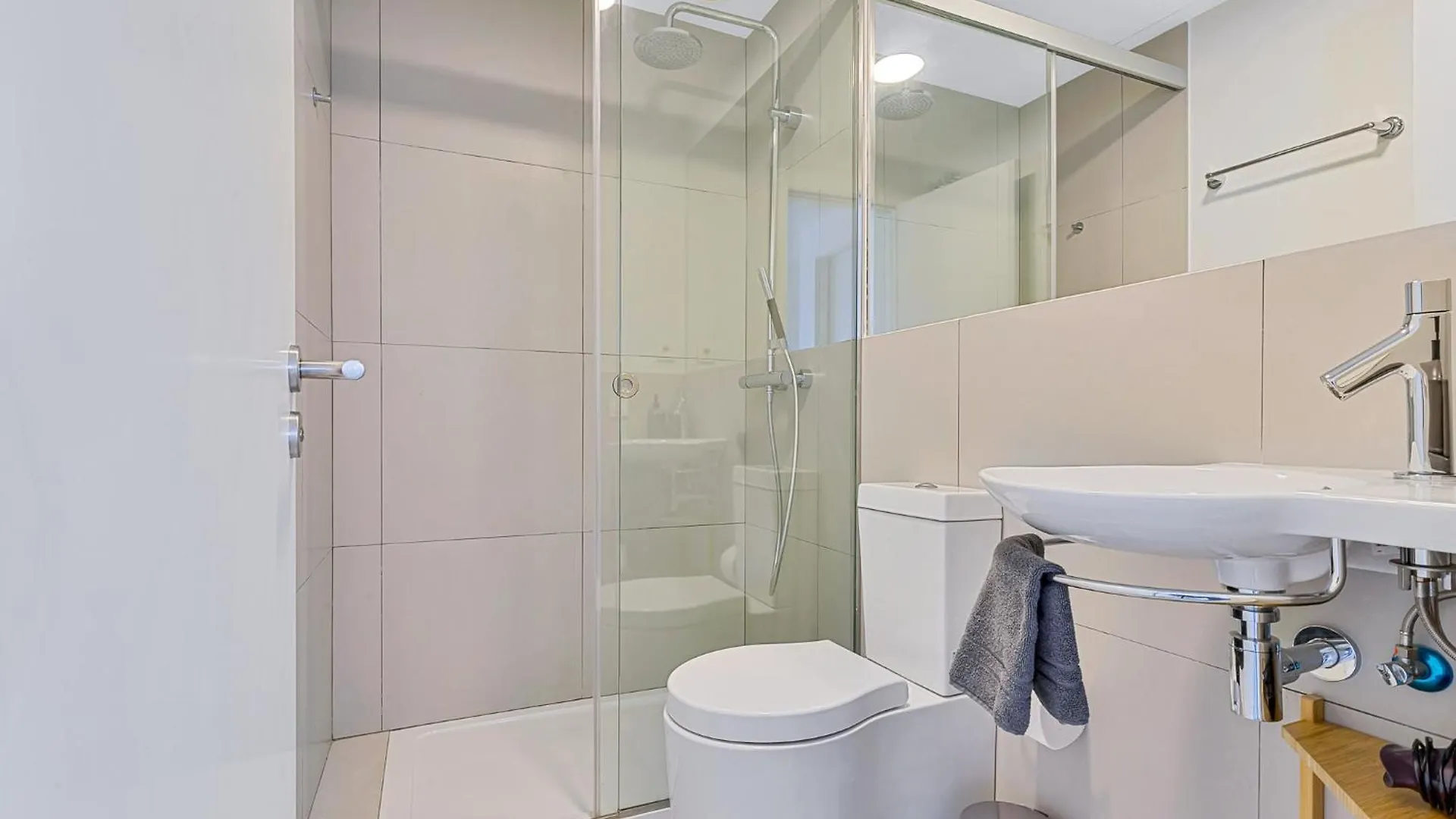 Luxurious 3-Bed And 3 Bathroom Apartment - Reserva Del Higueron Malaga