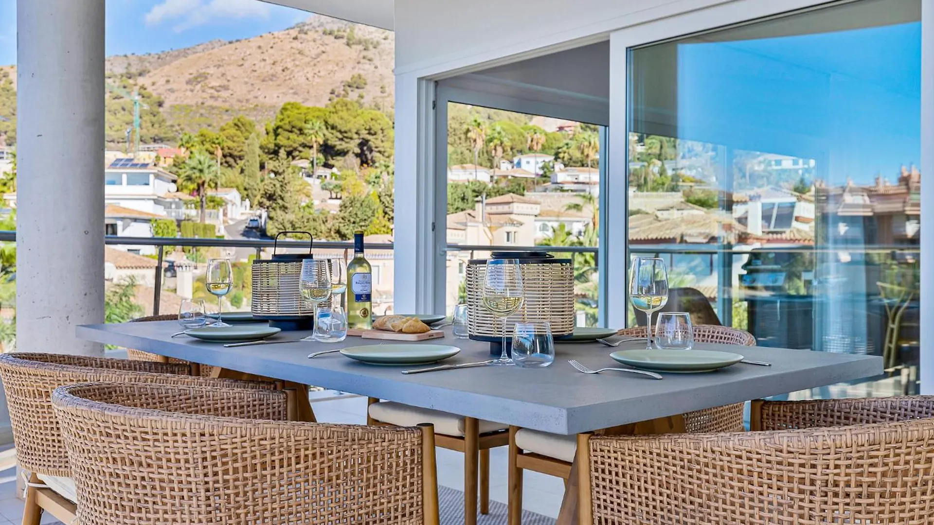 Luxurious 3-Bed And 3 Bathroom Apartment - Reserva Del Higueron Malaga