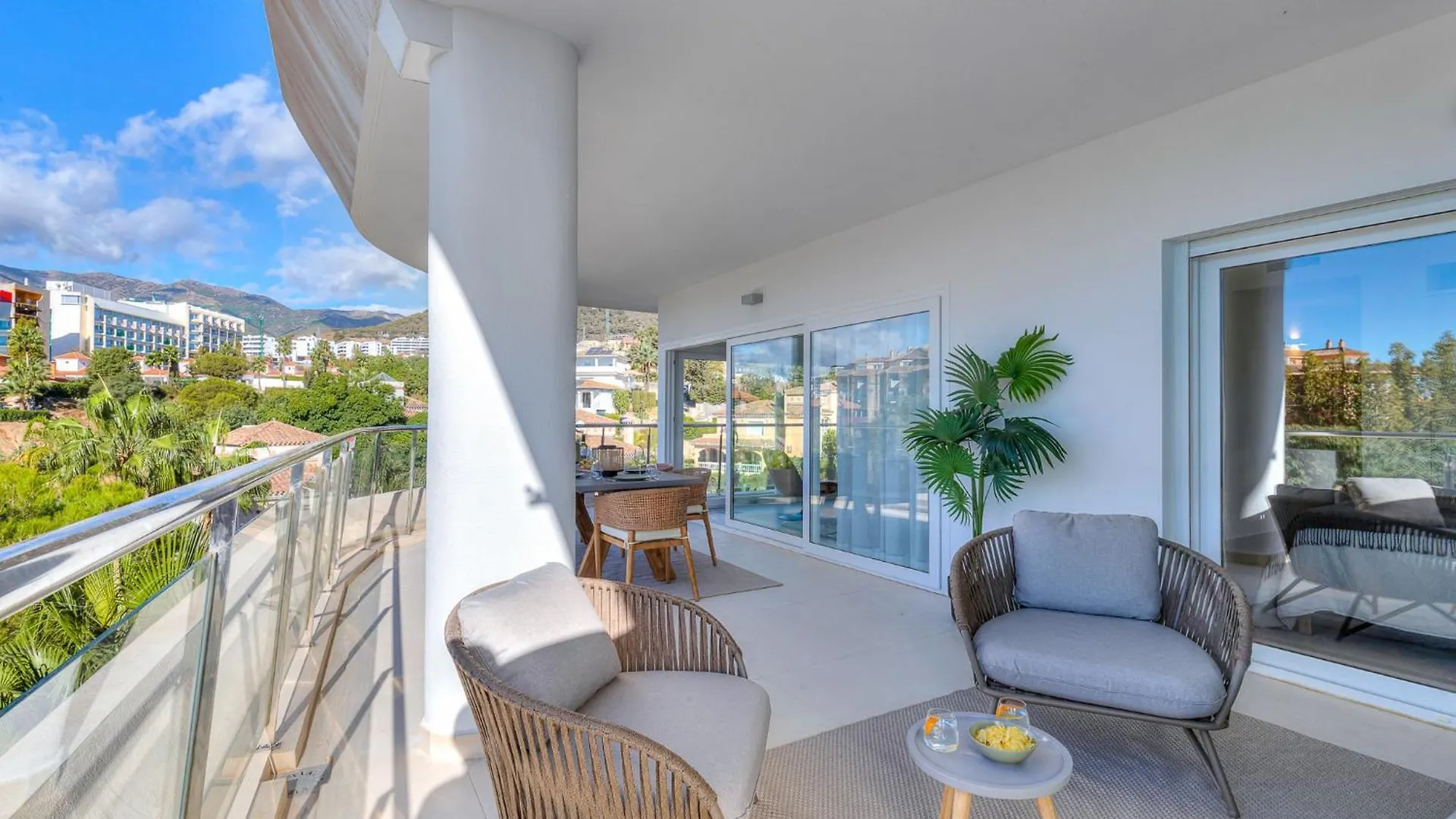 Luxurious 3-Bed And 3 Bathroom Apartment - Reserva Del Higueron Malaga
