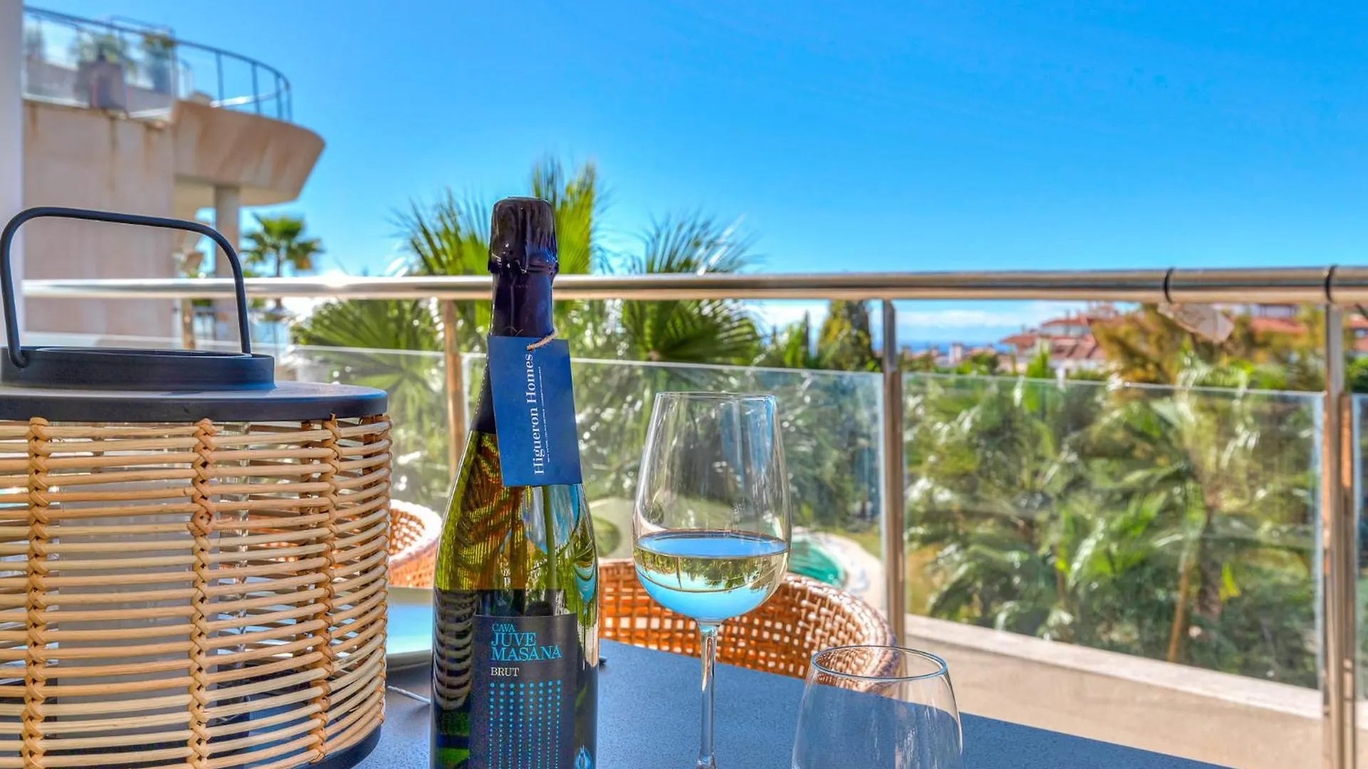 Luxurious 3-Bed And 3 Bathroom Apartment - Reserva Del Higueron Malaga