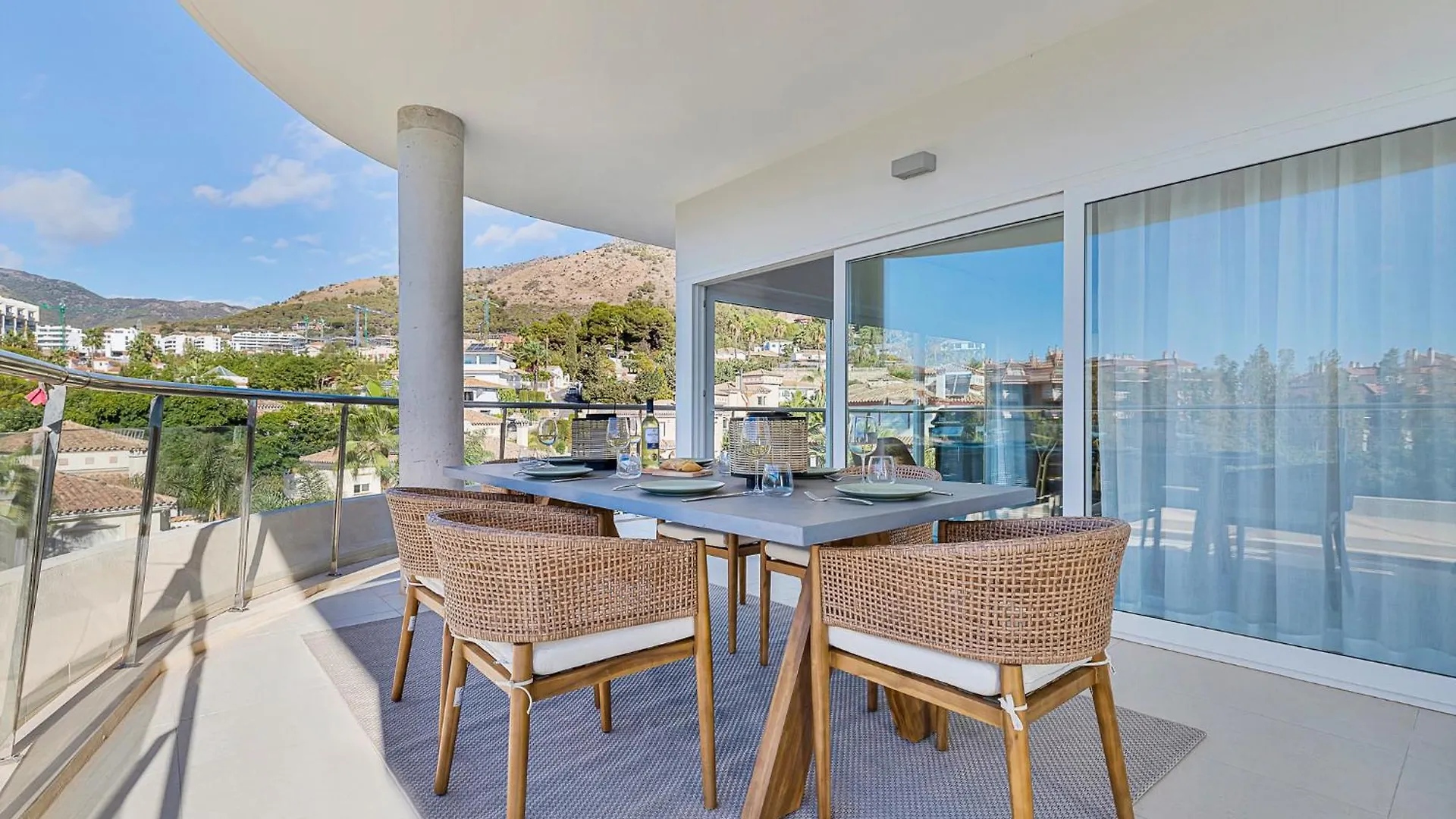 Luxurious 3-Bed And 3 Bathroom Apartment - Reserva Del Higueron Malaga