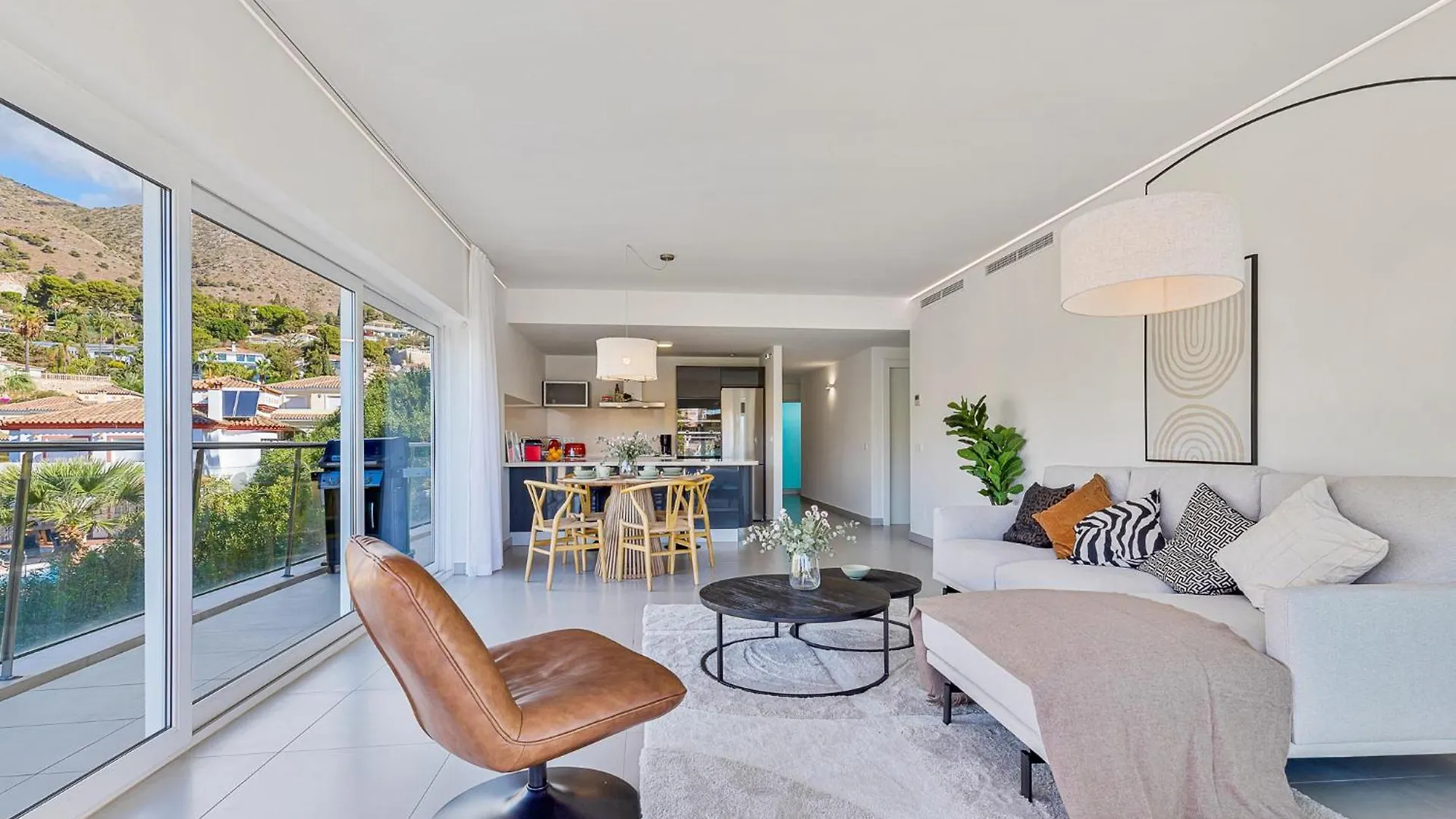 Luxurious 3-Bed And 3 Bathroom Apartment - Reserva Del Higueron Malaga Spain