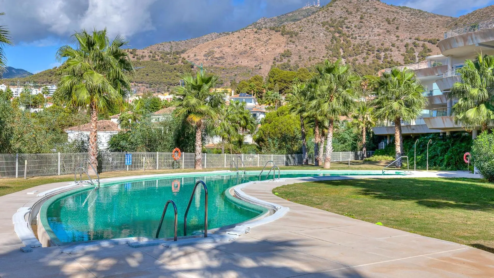Luxurious 3-Bed And 3 Bathroom Apartment - Reserva Del Higueron Malaga